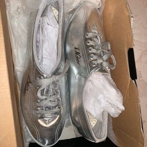 Vintage L.A Gear Silver Shoes